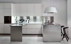 CUCINA RADICAL - BRAMANTE - CABINA ARMADIO EASY PROJECT - TAVOLO BIPLANE - sedia LEGGERA CHAIR - contenitore LAYOUT